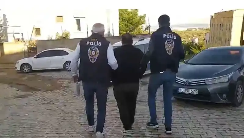 Balıkesir'de Dolandırıcılık Operasyonu: 4 Kişi Tutuklandı, Ülke Gündemini Sarsacak İddialar