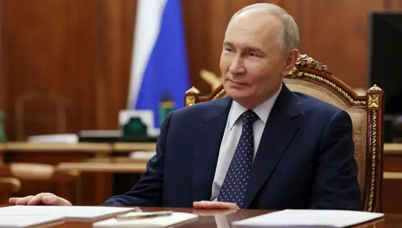 Putin, Uzayda Çin ile Birlikte İddialı Planlar Yaptıklarını Açıkladı