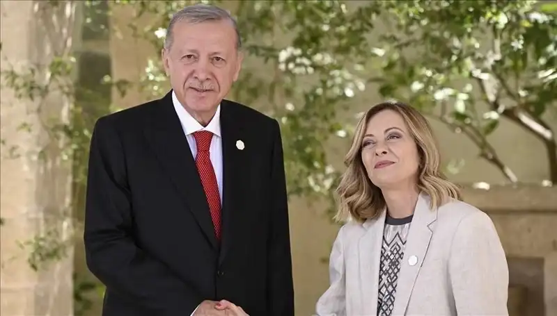 İstanbul'da Akdeniz Zirvesi: Liderler, Bölgesel İşbirliği İçin Toplanıyor