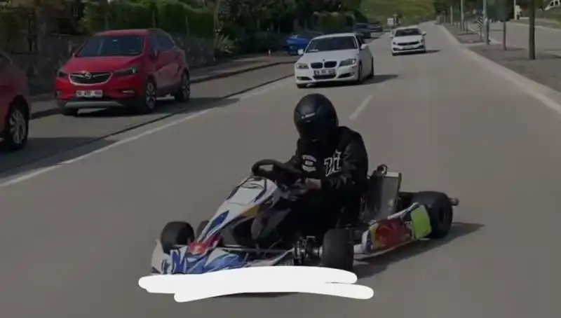 Go-Kart Sürücüsünden Yürekleri Ağıza Getiren Drift Gösterisi