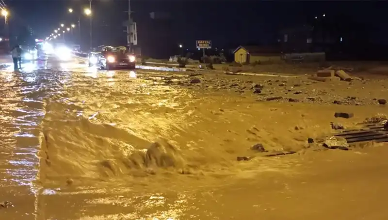 Konya ve Ankara’da Sel Felaketi: Vatandaşlar Zor Günler Geçiriyor